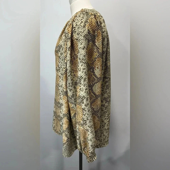 Ava & VIV Women's Plus Size Long Sleeve V-Neck Snake Skin Popover Blouse  Sz X - Picture 7 of 16